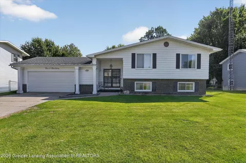 5027 Geraldine Dr, Lansing, MI 48917