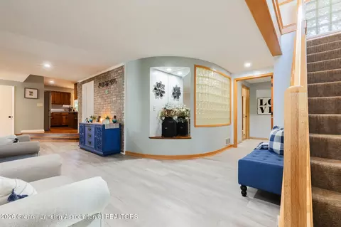 Entry Way - 730 N Eifert Rd, Mason, MI 48854 photo 7 of 13