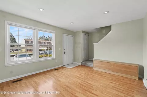 Living - 6331 Beechfield Dr # 42, Lansing, MI 48911 photo 1 of 1