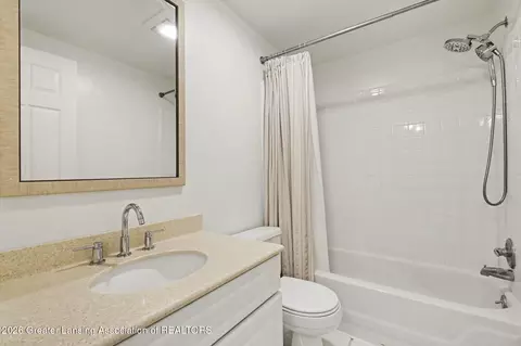 Bath - 6331 Beechfield Dr # 42, Lansing, MI 48911 photo 1 of 2