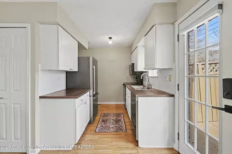 Kitchen - 6331 Beechfield Dr # 42, Lansing, MI 48911 photo 1 of 1