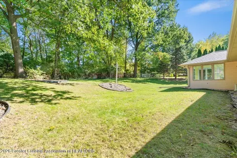 Exterior - 519 Looking Glass Glen Dr, Dewitt, MI 48820 photo 7 of 10