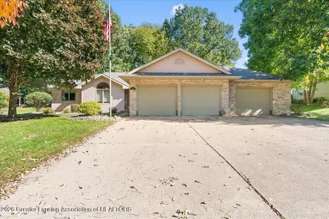 Exterior - 519 Looking Glass Glen Dr, Dewitt, MI 48820 photo 1 of 10