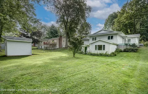 Exterior - 412 Lake St, Bellevue, MI 49021 photo 2 of 3
