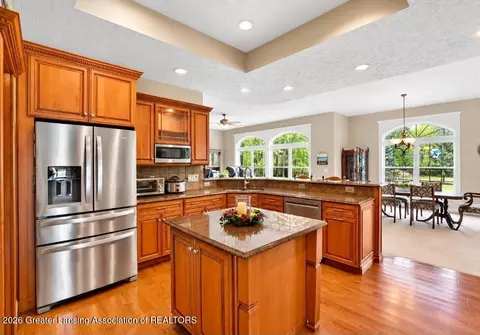 Kitchen - 1800 Wilderness Dr, Dewitt, MI 48820 photo 3 of 6