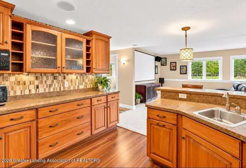 Kitchen - 1800 Wilderness Dr, Dewitt, MI 48820 photo 6 of 6