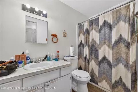 Bath - 4400 Chadburne Dr, Lansing, MI 48911 photo 1 of 4