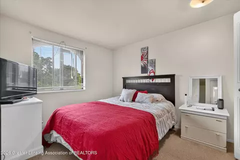 Bedroom - 4400 Chadburne Dr, Lansing, MI 48911 photo 5 of 8