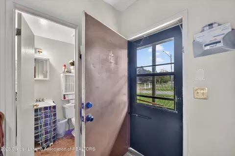 Entry Way - 4400 Chadburne Dr, Lansing, MI 48911 photo 2 of 3