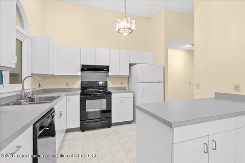 Kitchen - 1013 Turner Rd, Dewitt, MI 48820 photo 2 of 2