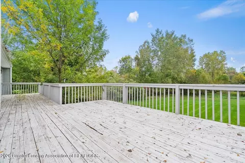 Exterior - 1013 Turner Rd, Dewitt, MI 48820 photo 5 of 6