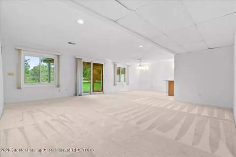 Living - 1013 Turner Rd, Dewitt, MI 48820 photo 9 of 10