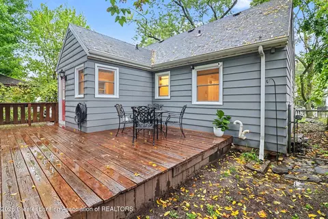 Exterior - 318 E Rouse St, Lansing, MI 48910 photo 3 of 7