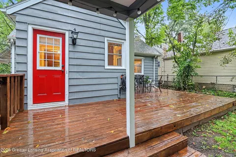 Exterior - 318 E Rouse St, Lansing, MI 48910 photo 2 of 7