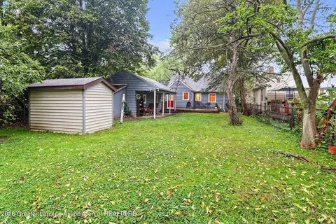 Exterior - 318 E Rouse St, Lansing, MI 48910 photo 6 of 7