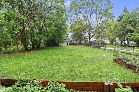 Exterior - 318 E Rouse St, Lansing, MI 48910 photo 7 of 7