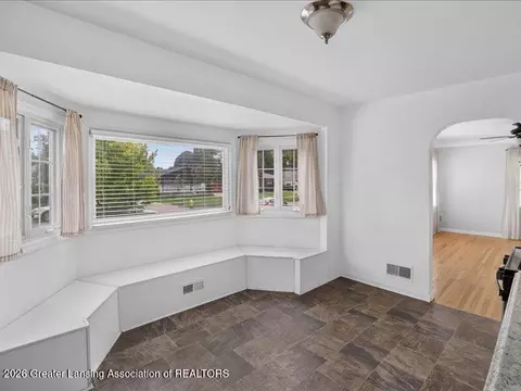 Entry Way - 441 N Roessler St, Monroe, MI 48162 photo 2 of 4
