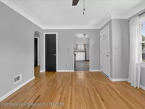 Living - 441 N Roessler St, Monroe, MI 48162 photo 4 of 6