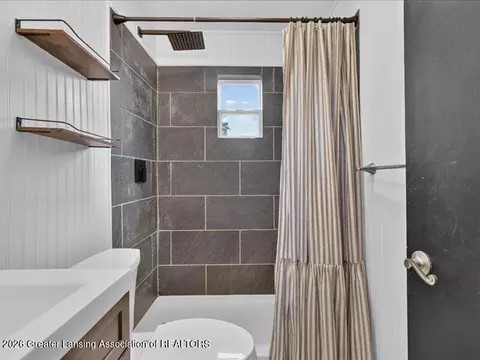 Bath - 441 N Roessler St, Monroe, MI 48162 photo 2 of 2