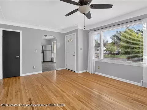Living - 441 N Roessler St, Monroe, MI 48162 photo 3 of 6