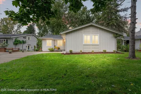 1226 Chartwell Carriage Way S, East Lansing, MI 48823