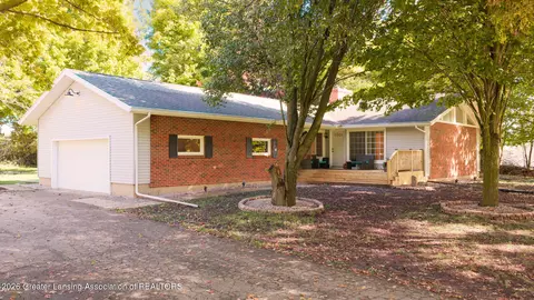 125 E Howell Rd, Mason, MI 48854