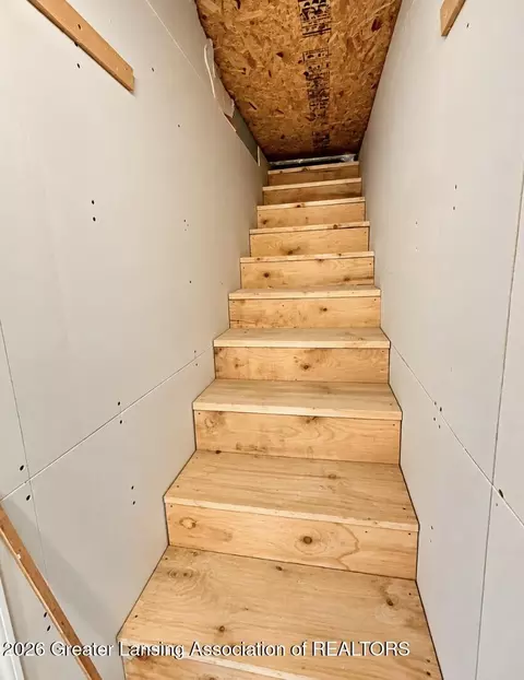 Entry Way - 6510 Creyts Rd, Dimondale, MI 48821 photo 6 of 6
