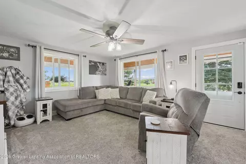 Living - 370 W Hayes Rd, Ithaca, MI 48847 photo 1 of 1