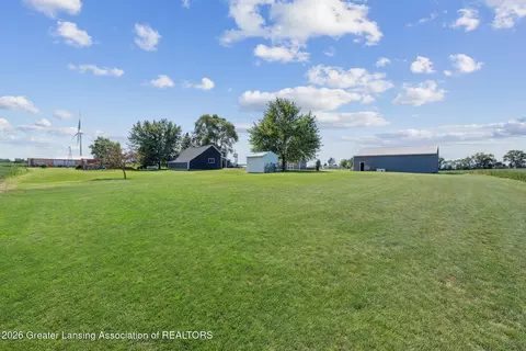 Exterior - 370 W Hayes Rd, Ithaca, MI 48847 photo 7 of 10