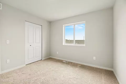 Bedroom - 707 W Windward Way, Perry, MI 48872 photo 3 of 9