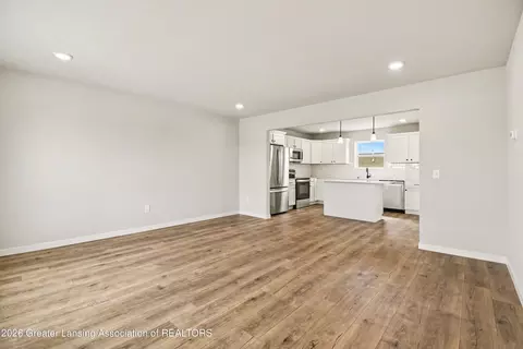 Living - 707 W Windward Way, Perry, MI 48872 photo 2 of 3