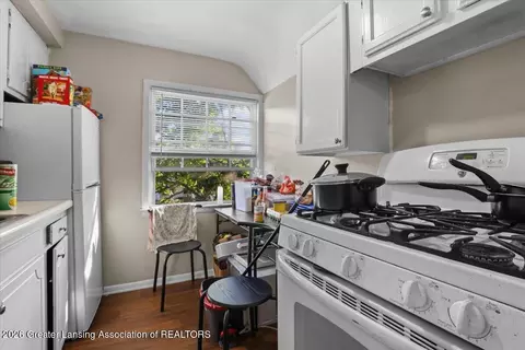 Kitchen - 131 S 8th St, Lansing, MI 48912 photo 5 of 6