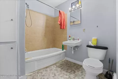 Bath - 131 S 8th St, Lansing, MI 48912 photo 2 of 4