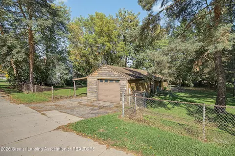 3072 E Lake Lansing Rd, East Lansing, MI 48823