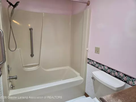Bath - 11041 W Kent St, Fowler, MI 48835 photo 3 of 3