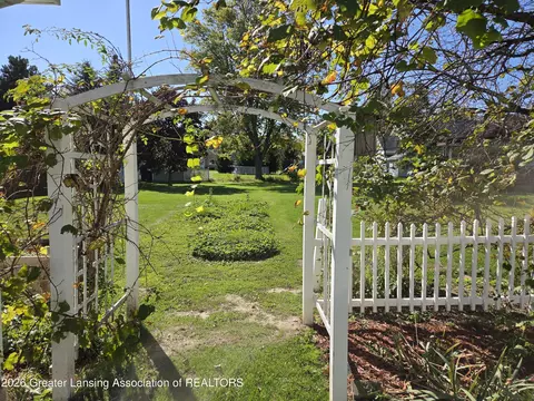 Exterior - 11041 W Kent St, Fowler, MI 48835 photo 5 of 12