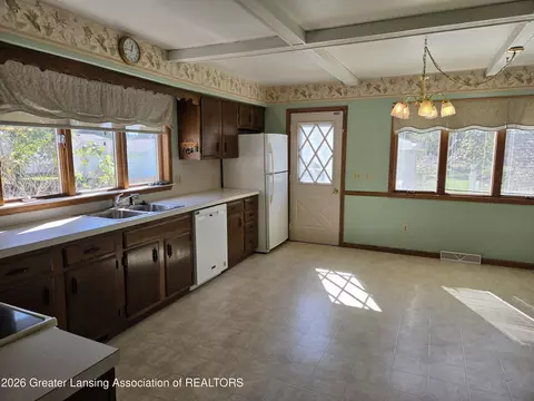 Kitchen - 11041 W Kent St, Fowler, MI 48835 photo 1 of 4
