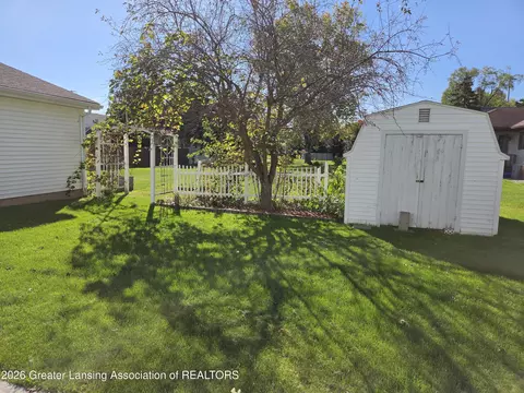 Exterior - 11041 W Kent St, Fowler, MI 48835 photo 6 of 12