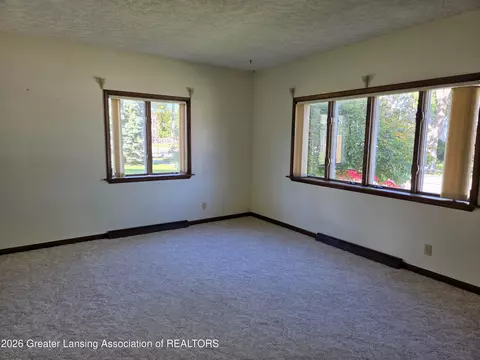 Living - 11041 W Kent St, Fowler, MI 48835 photo 6 of 7