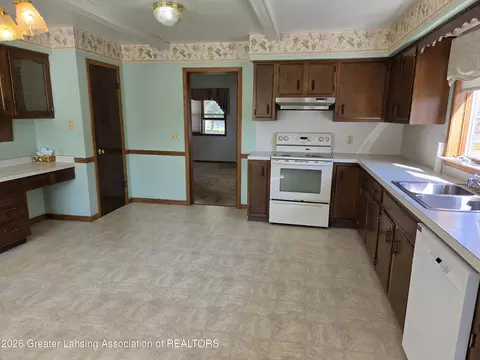Kitchen - 11041 W Kent St, Fowler, MI 48835 photo 4 of 4