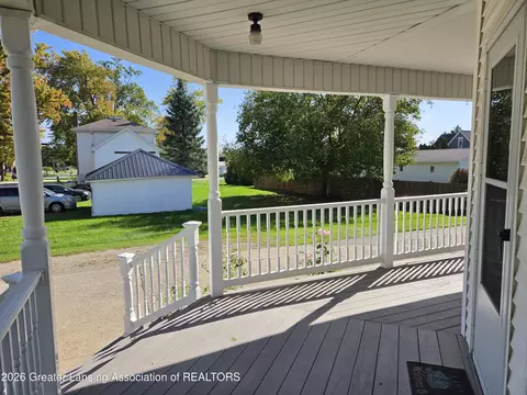 Exterior - 11041 W Kent St, Fowler, MI 48835 photo 2 of 12