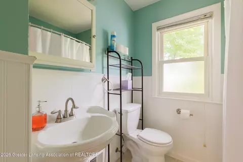 Bath - 219 Kipling Blvd, Lansing, MI 48912 photo 1 of 2