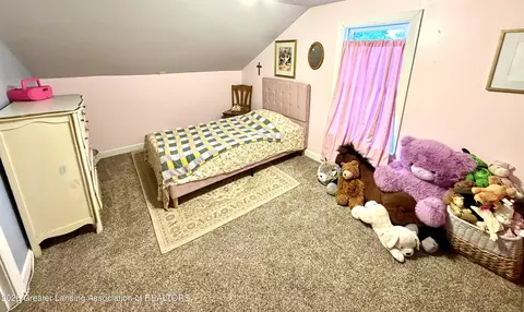 Bedroom - 2915 W Gresham Hwy, Charlotte, MI 48813 photo 2 of 6