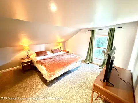 Bedroom - 2915 W Gresham Hwy, Charlotte, MI 48813 photo 4 of 6