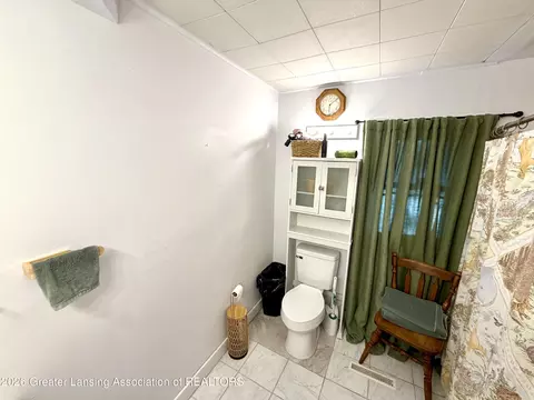Bath - 2915 W Gresham Hwy, Charlotte, MI 48813 photo 2 of 2