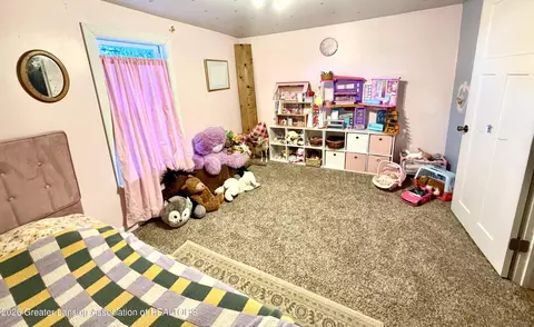 Bedroom - 2915 W Gresham Hwy, Charlotte, MI 48813 photo 3 of 6