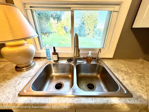 Kitchen - 2915 W Gresham Hwy, Charlotte, MI 48813 photo 2 of 3