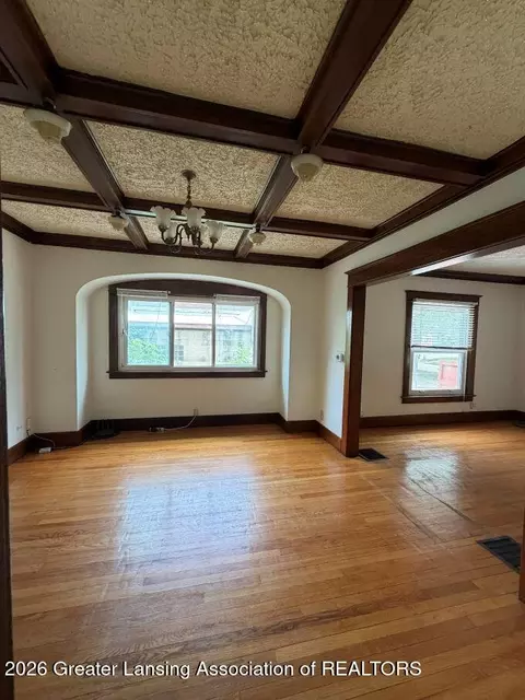 Living - 208 Smith Ave, Lansing, MI 48910 photo 2 of 2