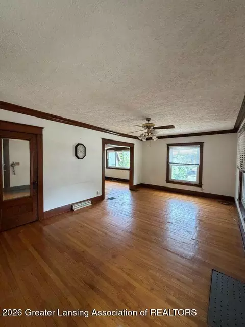 Living - 208 Smith Ave, Lansing, MI 48910 photo 1 of 2