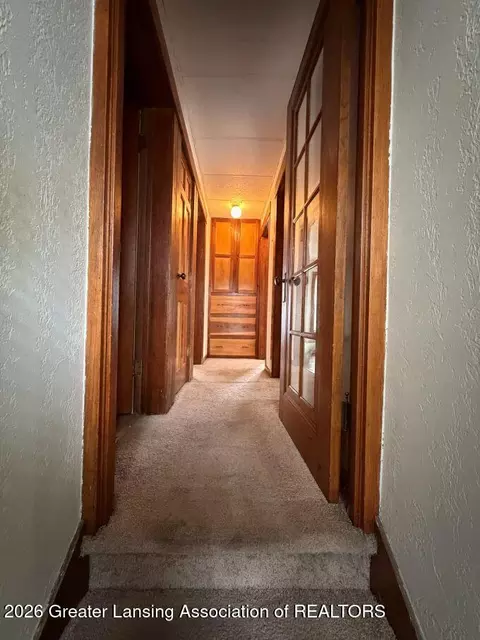 Entry Way - 208 Smith Ave, Lansing, MI 48910 photo 1 of 2